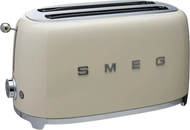 Smeg TSF02 4-Slice Cream
